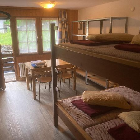 Camping Jungfrau Лаутербрунен Стая снимка