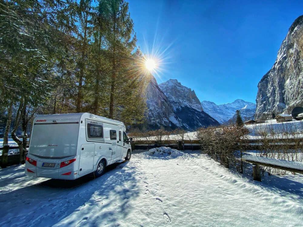 Camping Jungfrau Лаутербрунен Екстериор снимка