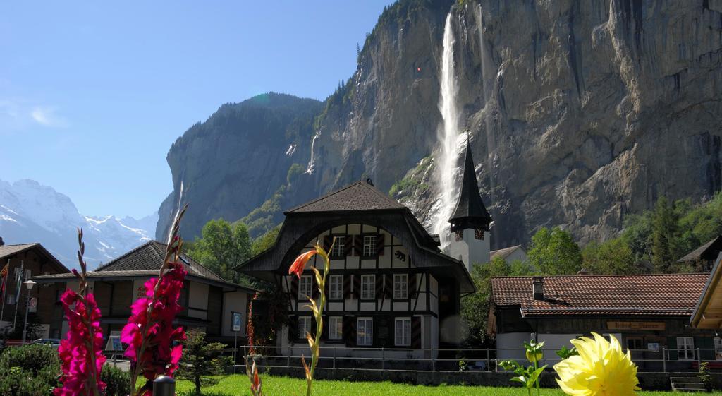 Camping Jungfrau Hotel Лаутербрунен Екстериор снимка