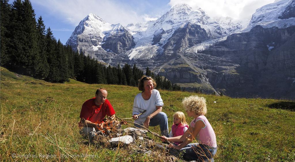 Camping Jungfrau Лаутербрунен Екстериор снимка