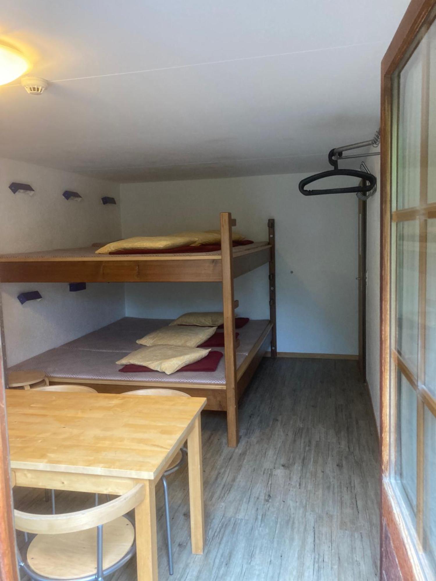Camping Jungfrau Лаутербрунен Стая снимка